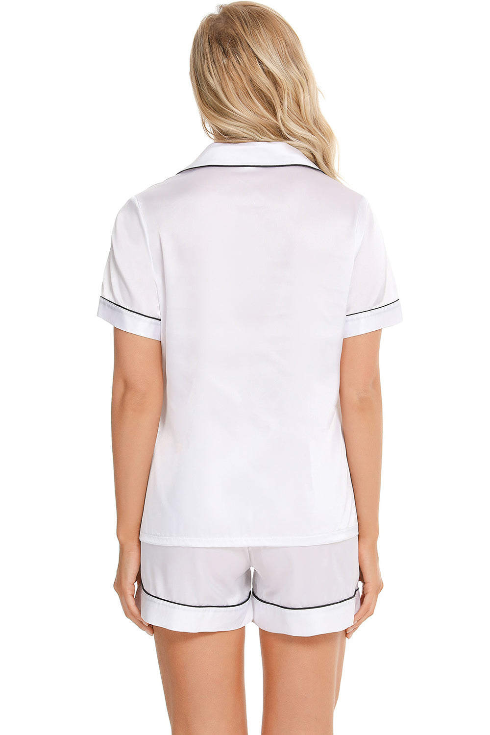 Ensemble de détente imprimé avec haut à manches courtes et short boutonnés