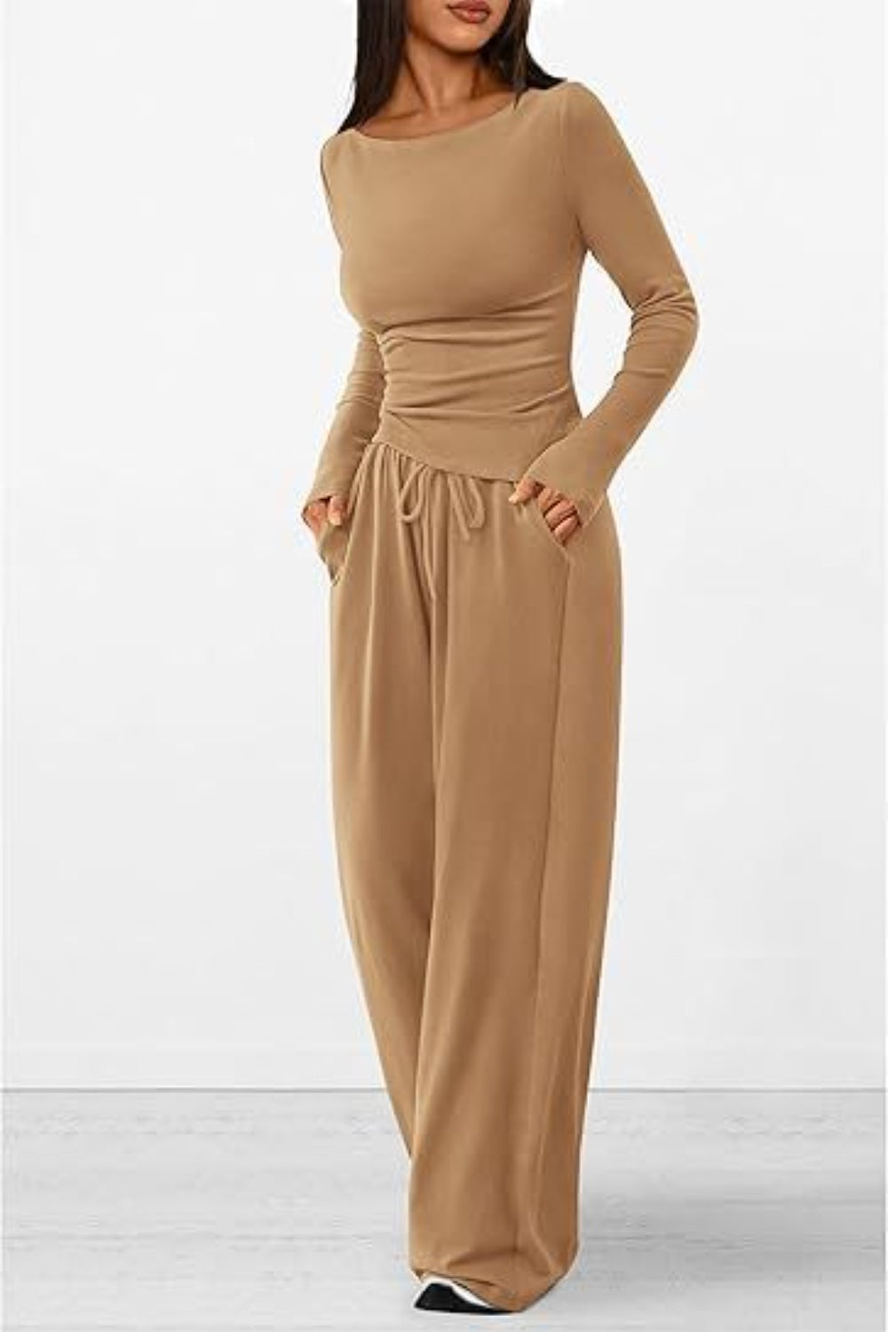 Ensemble haut à manches longues et pantalon à col rond