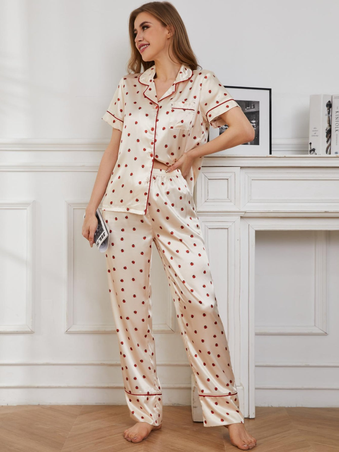 Ensemble de détente haut et pantalon à poches et passepoils contrastés