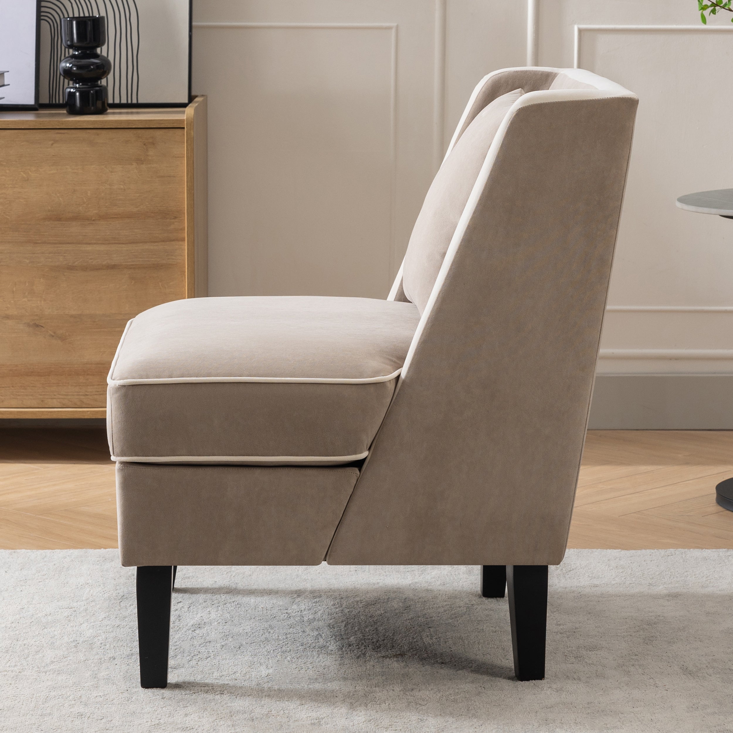 Fauteuil d'appoint rembourré en velours avec passepoil crème, beige et crème
