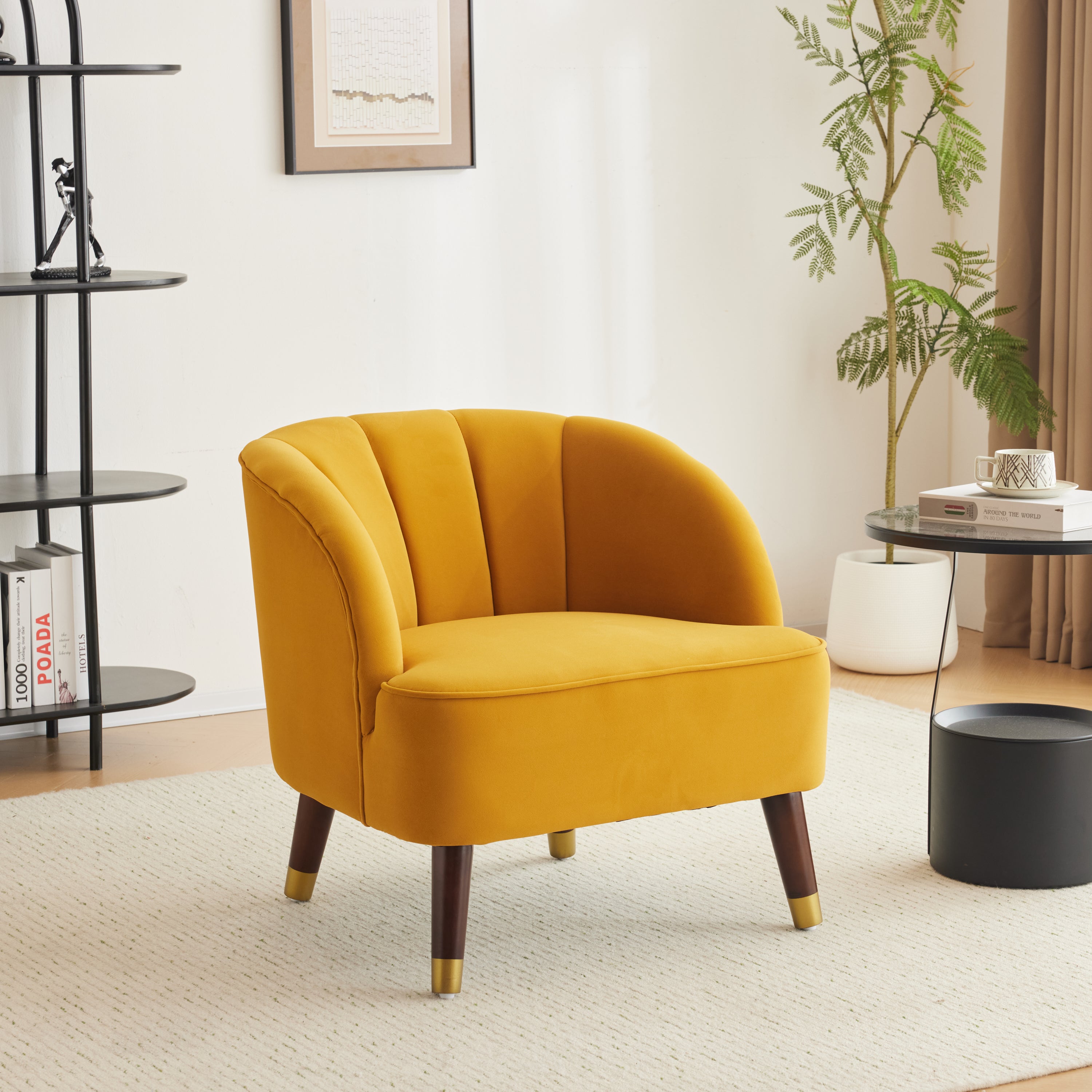 Chaise d'appoint rembourrée en forme de tonneau avec pieds en bois