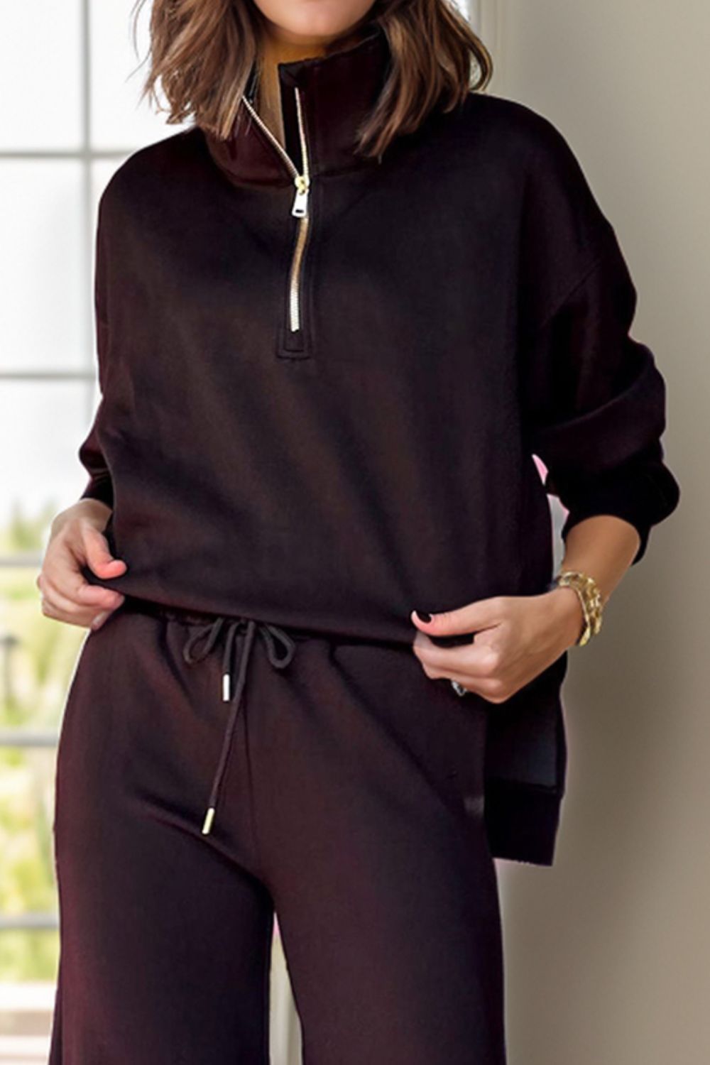 Ensemble haut à manches longues et pantalon à col roulé et demi-fermeture éclair