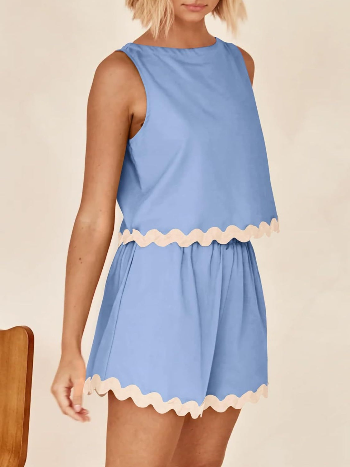 Ensemble haut sans manches et short à bordure contrastée