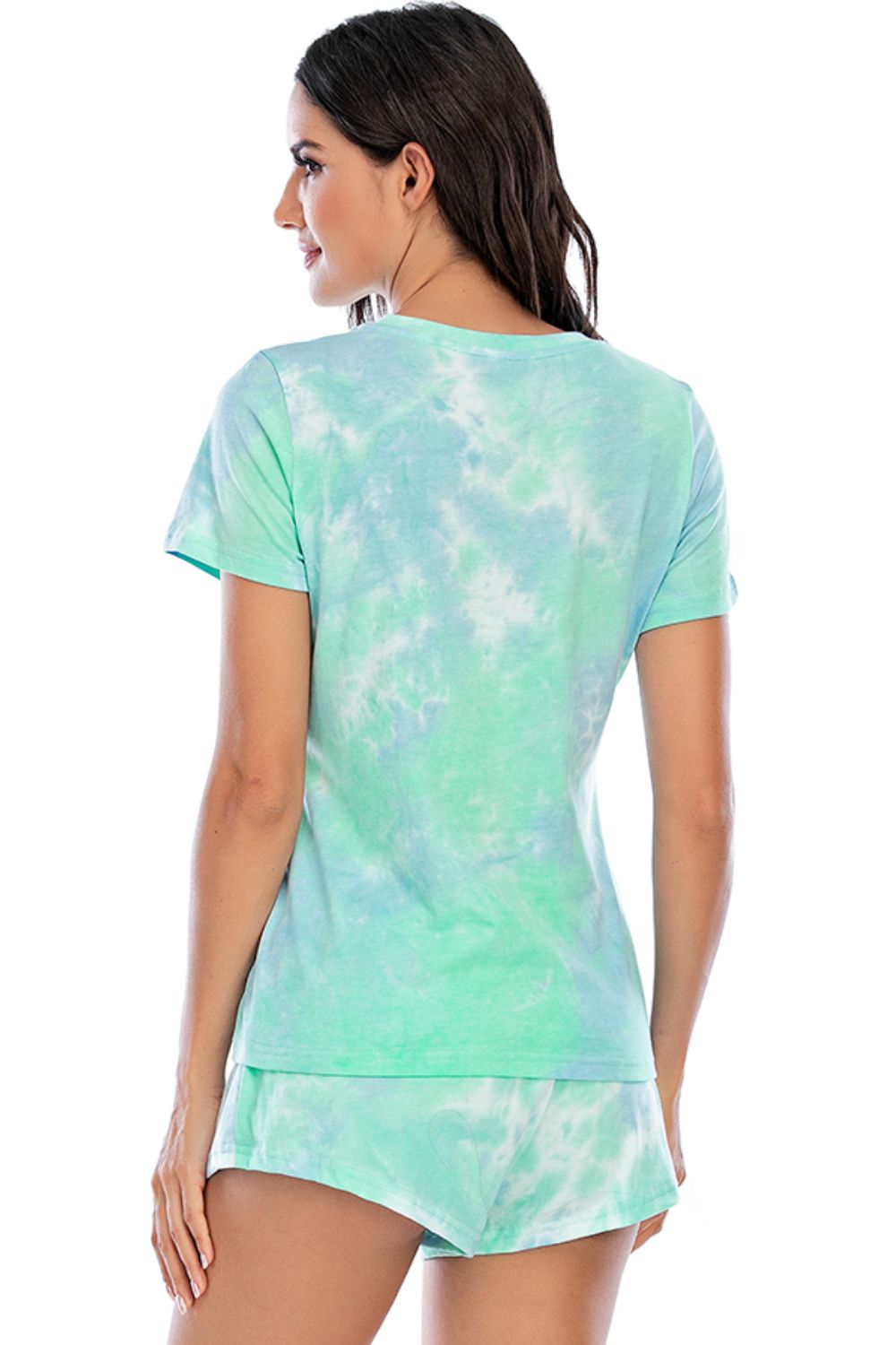 Ensemble de détente tie-dye avec haut à manches courtes et short à col rond