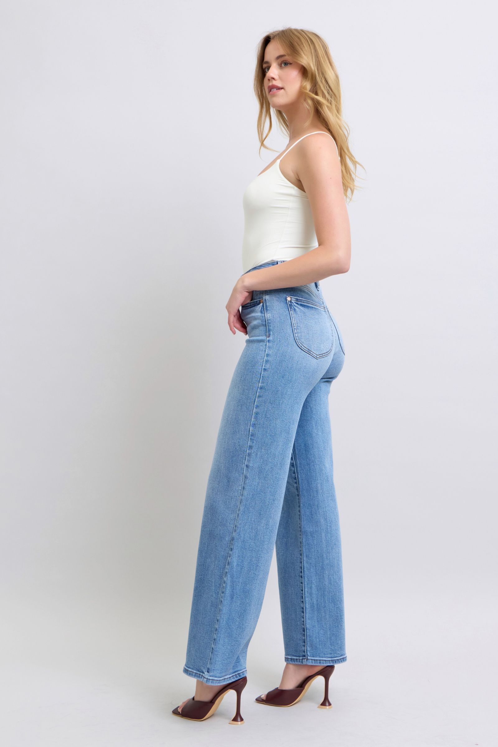 Jean large bleu Judy taille haute avec poches
