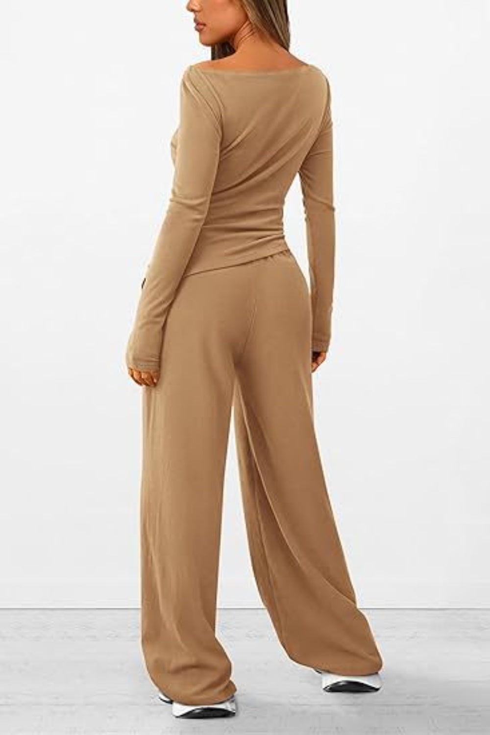 Ensemble haut à manches longues et pantalon à col rond