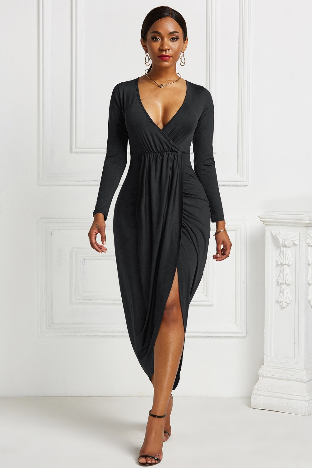 Robe à manches longues froncée et volantée