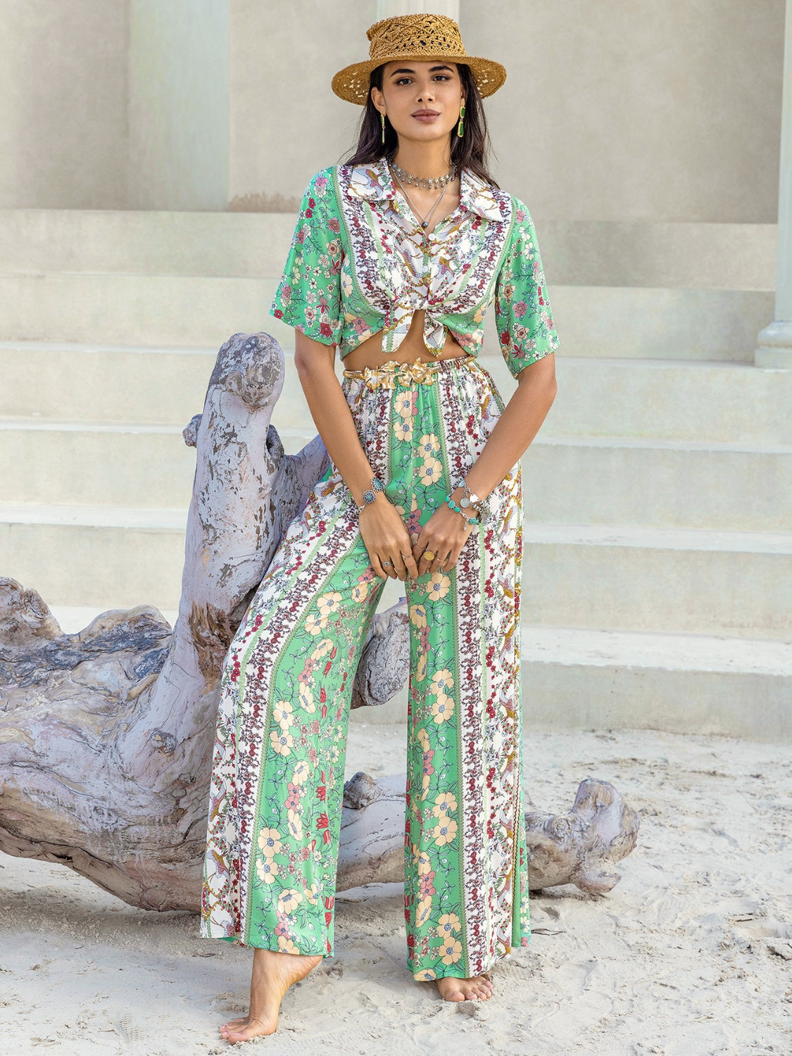Ensemble haut à manches courtes imprimé et pantalon large
