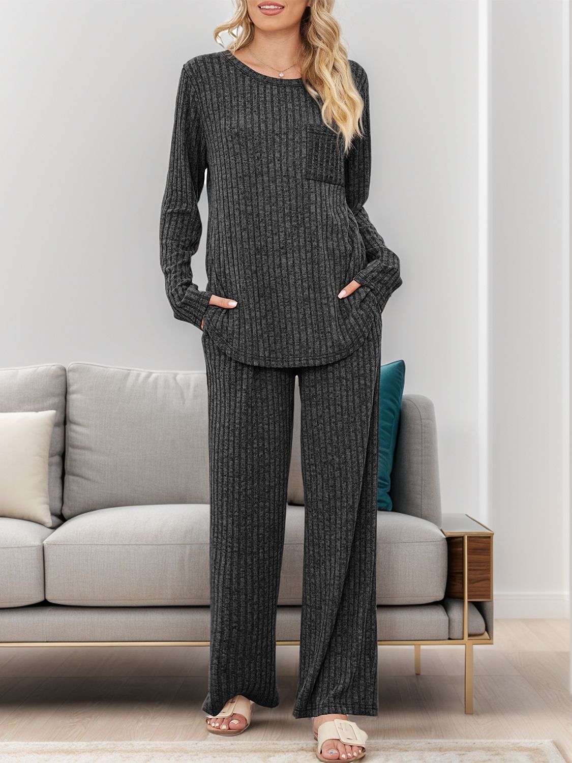 Ensemble haut à manches longues et pantalon à col rond