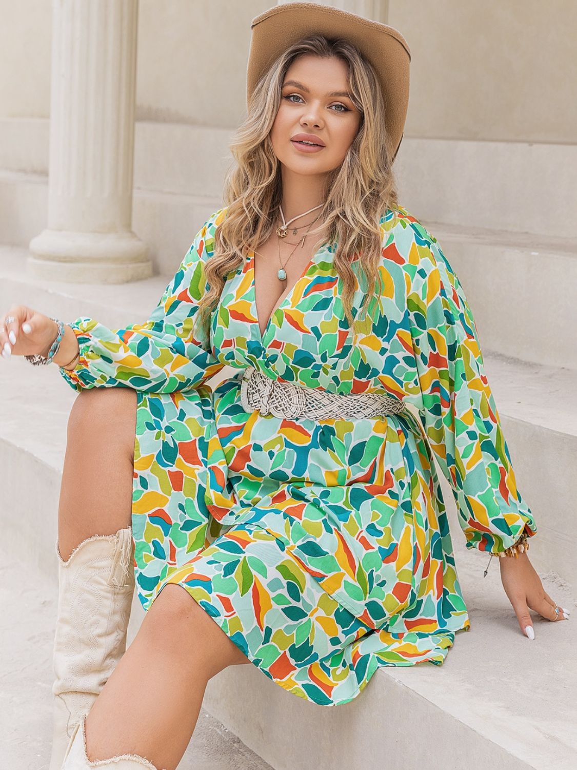 Robe courte à manches longues et imprimé grande taille