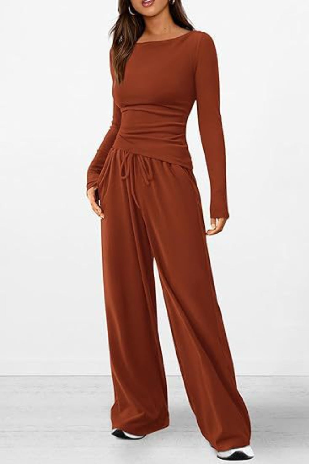 Ensemble haut à manches longues et pantalon à col rond