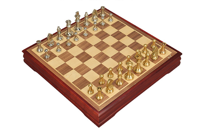 Jeu d'échecs pièces métalliques