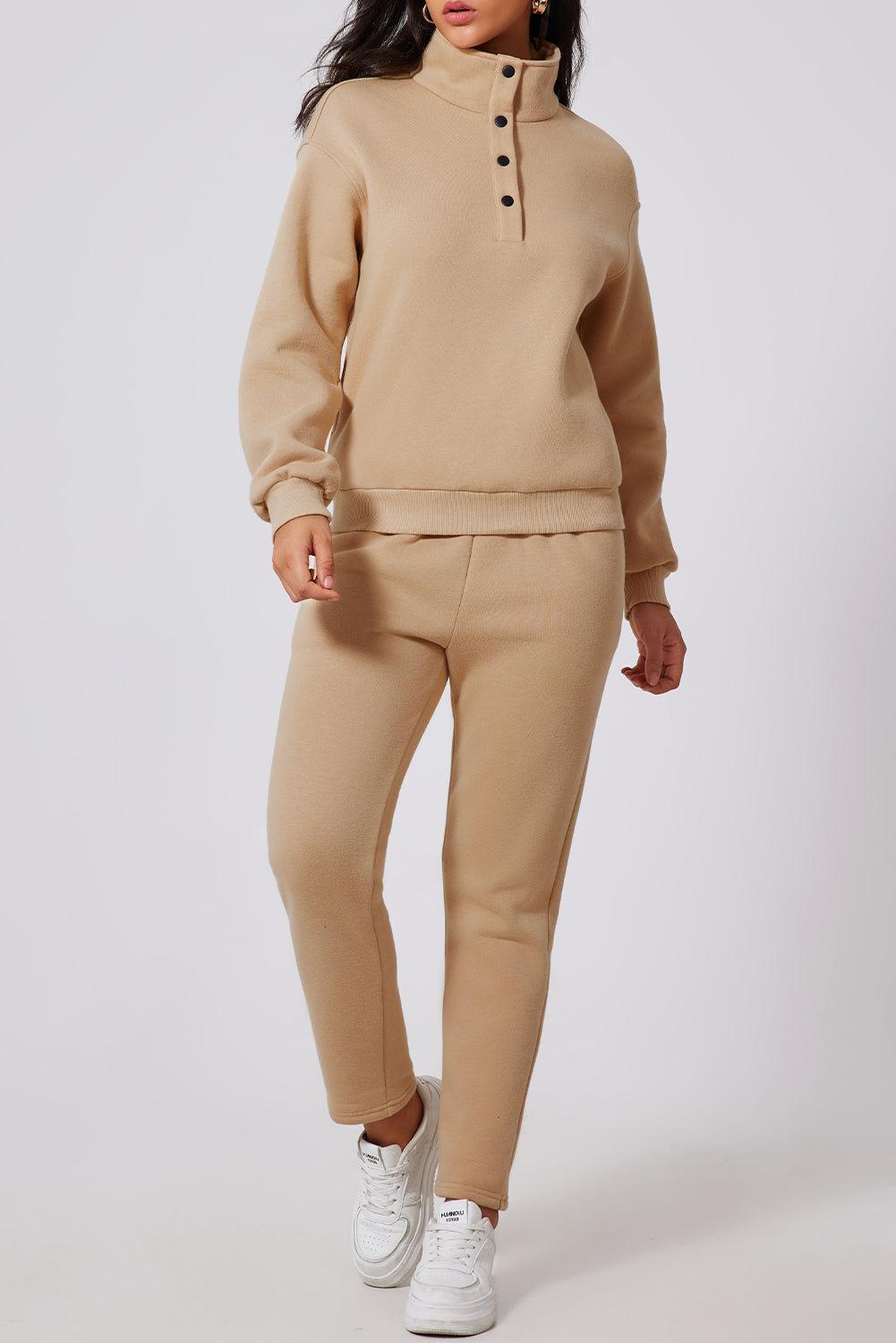 Ensemble haut à col roulé et pantalon à demi-pression
