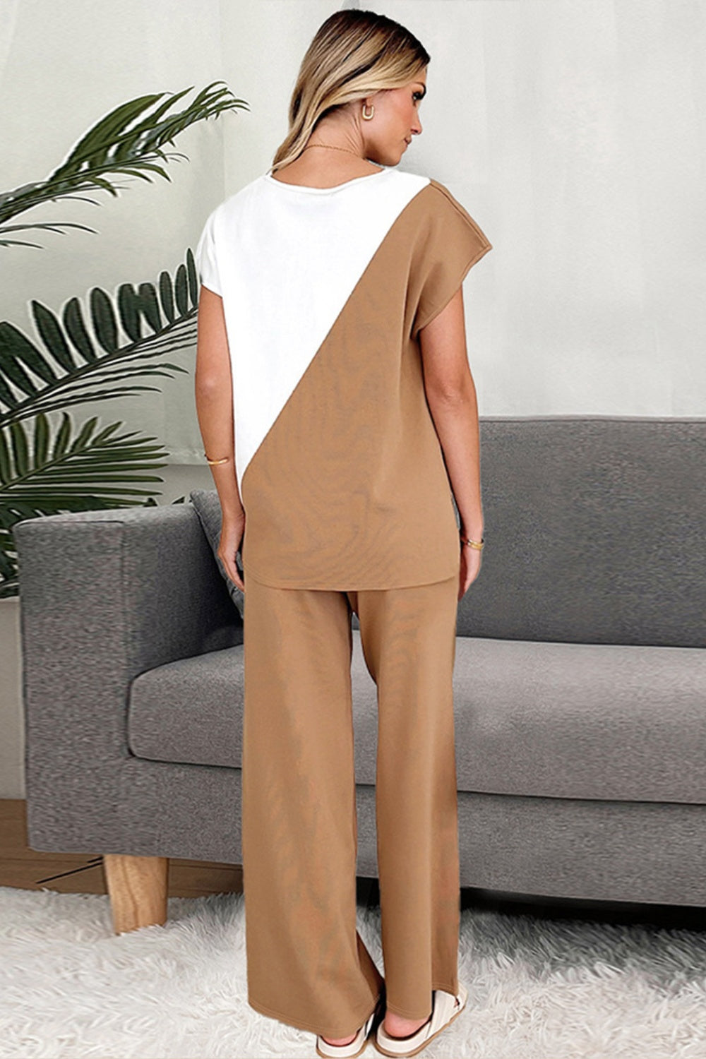 Ensemble haut et pantalon bicolore à col rond