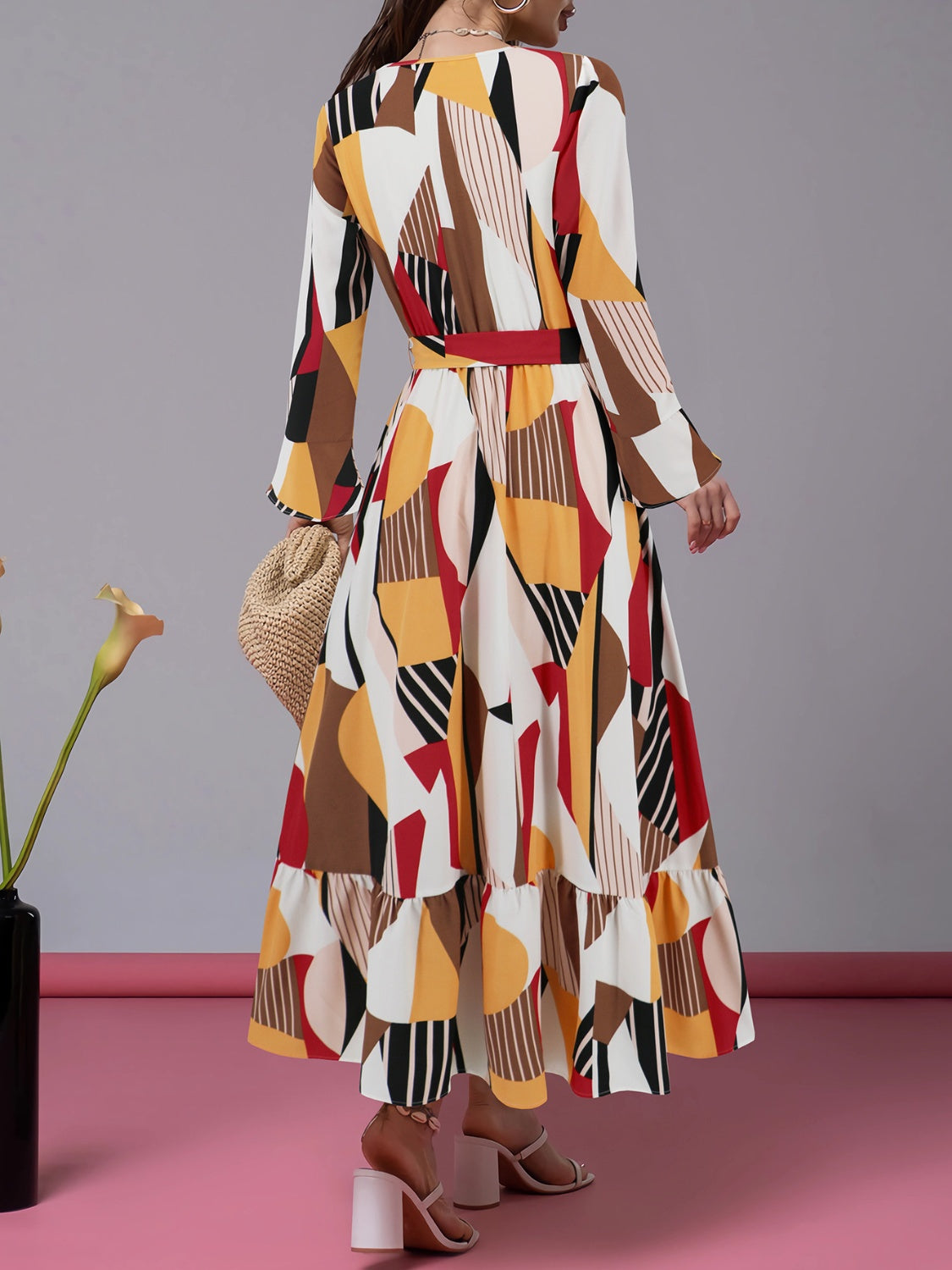 Robe imprimée à manches longues et ourlet à volants