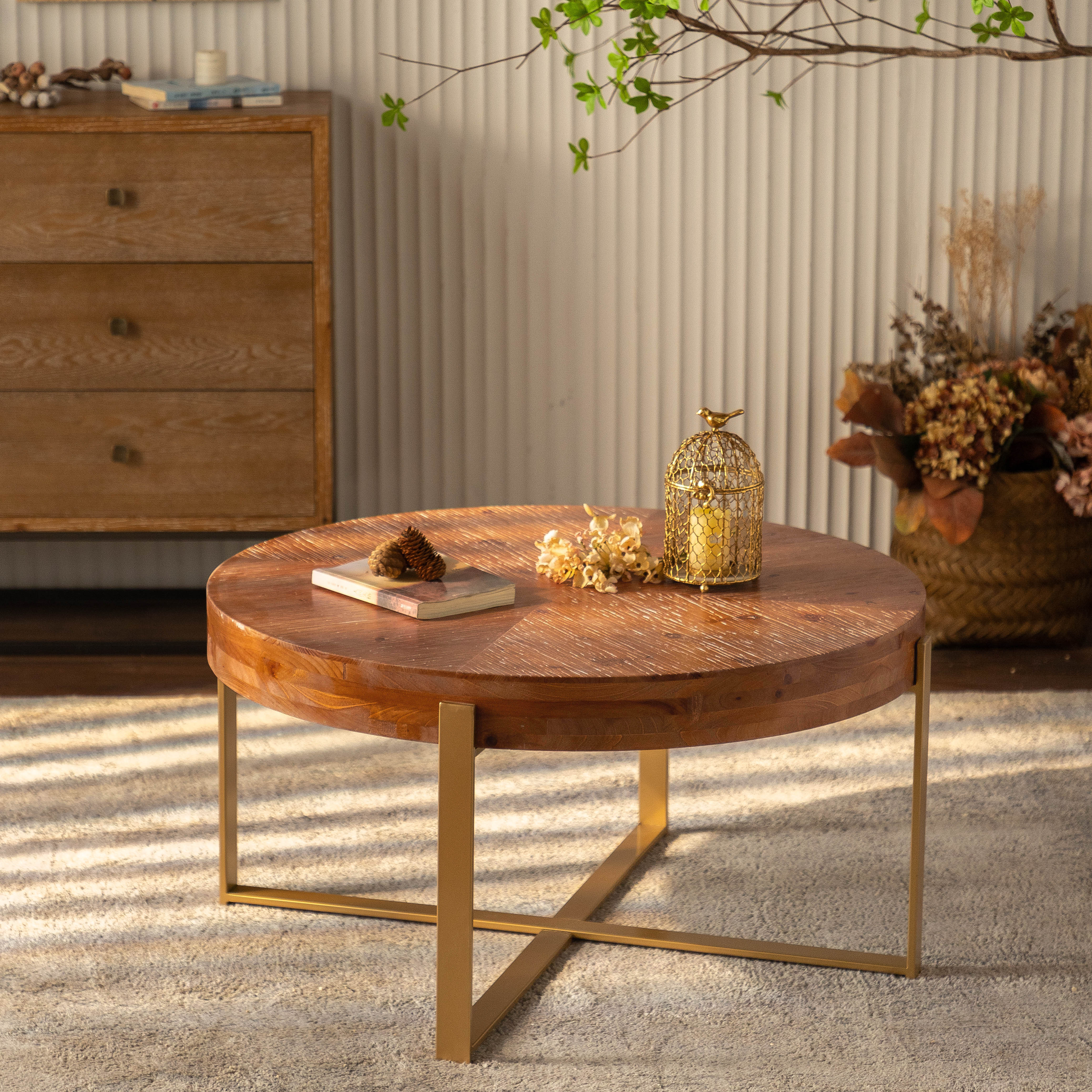 Table basse ronde moderne rétro de 33,86 pouces, plateau en bois de sapin avec pieds croisés dorés (même référence : W757126236)