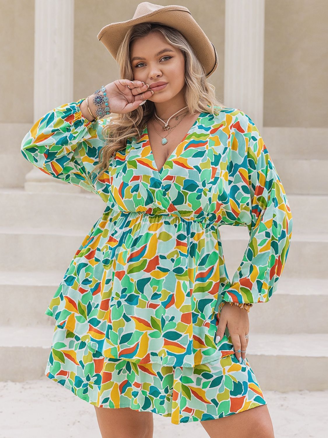 Robe courte à manches longues et imprimé grande taille