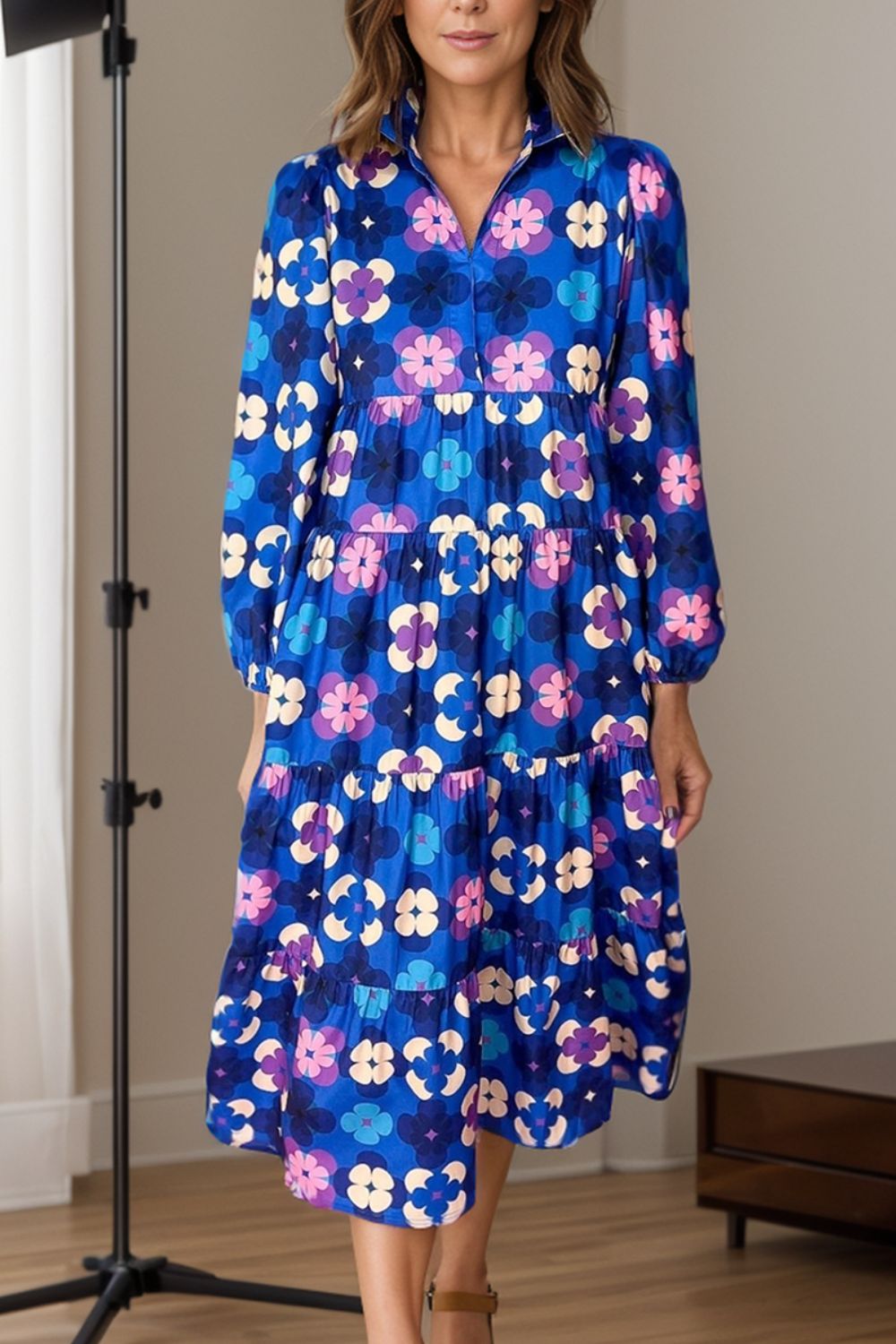 Robe midi imprimée à col et manches longues