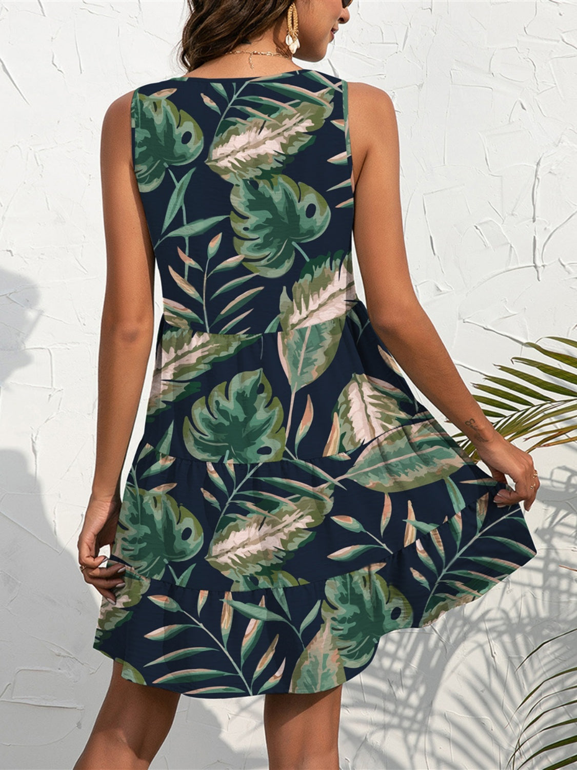 Mini-robe sans manches à col en V imprimée FAM-FAM