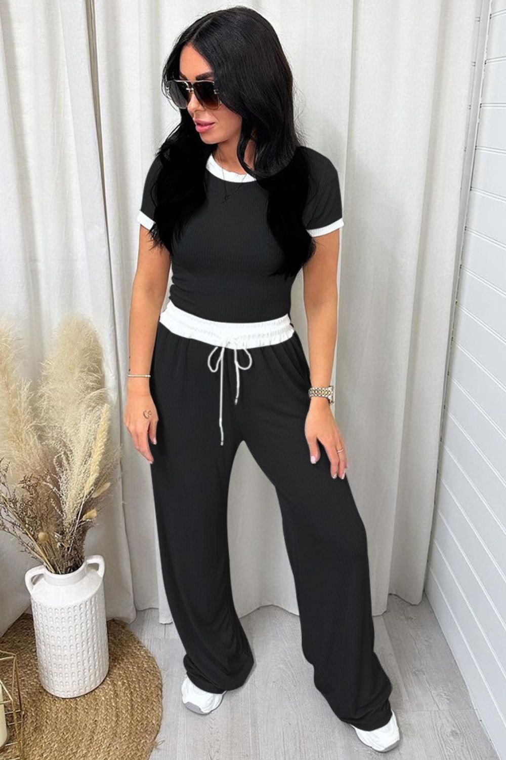 Ensemble haut et pantalon à col rond et bordure contrastante