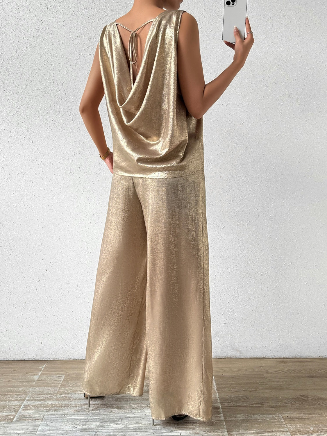Ensemble haut sans manches et pantalon à col rond Honey