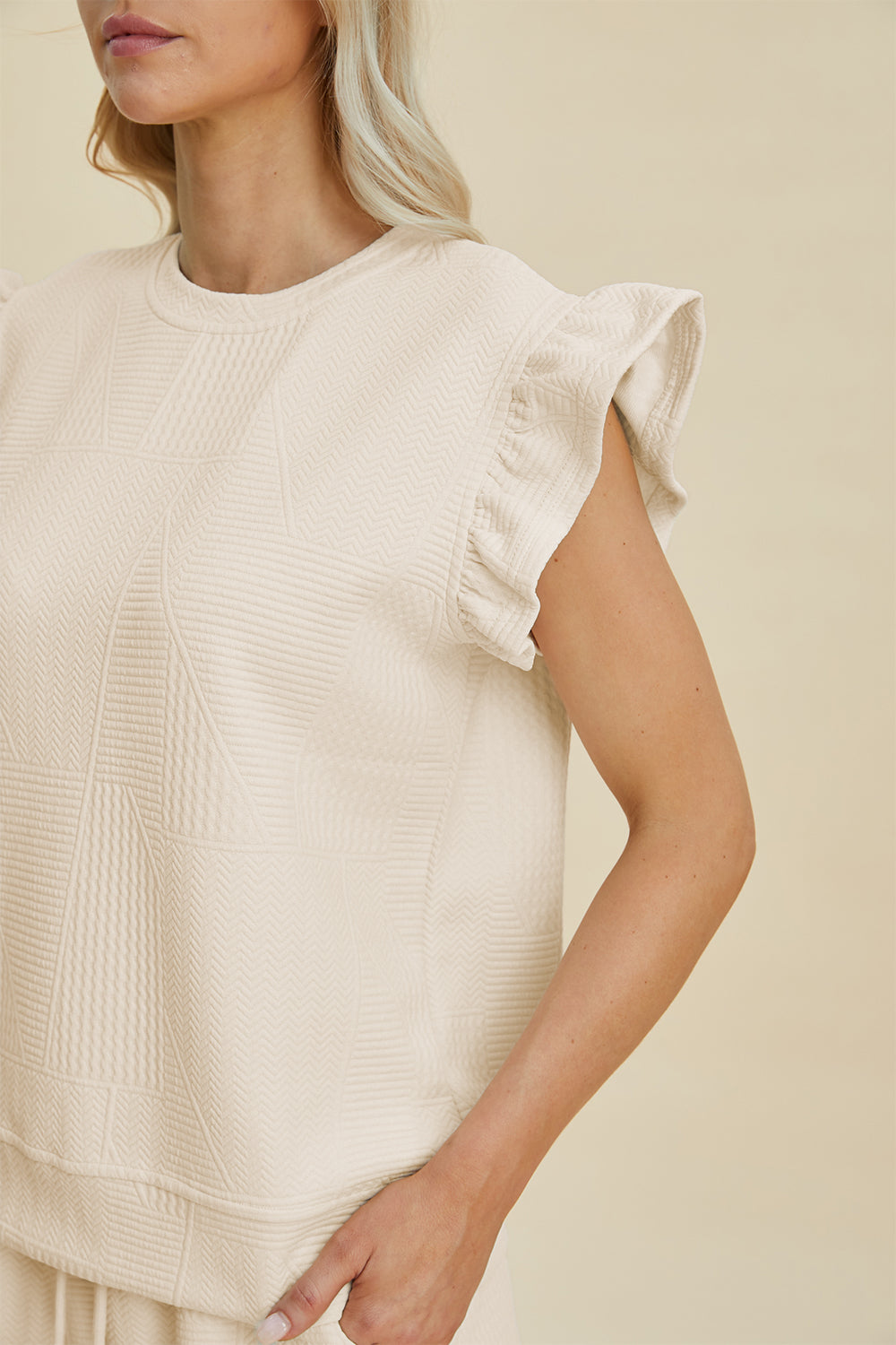 Ensemble haut et short texturés à col rond et manches à volants Double Take