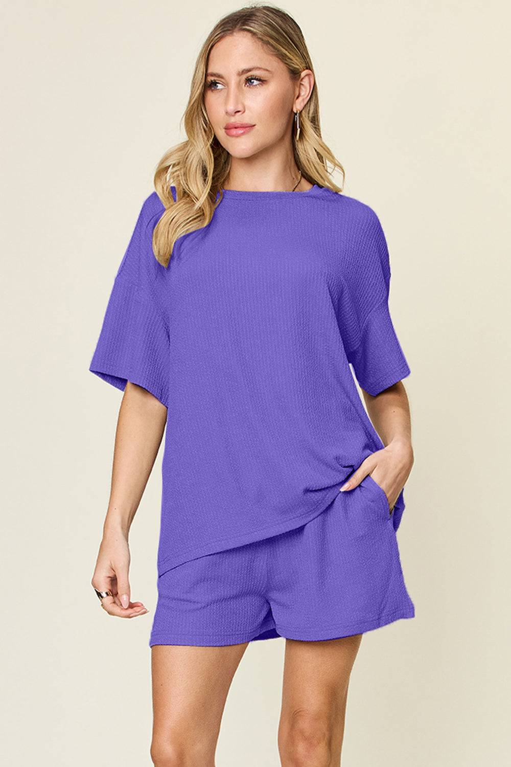 Ensemble t-shirt à manches courtes et short à col rond Double Take