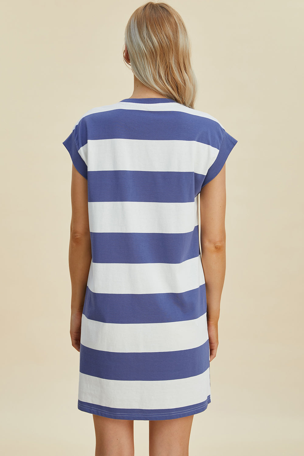 Mini-robe rayée à col rond et manches courtes Basic Bae