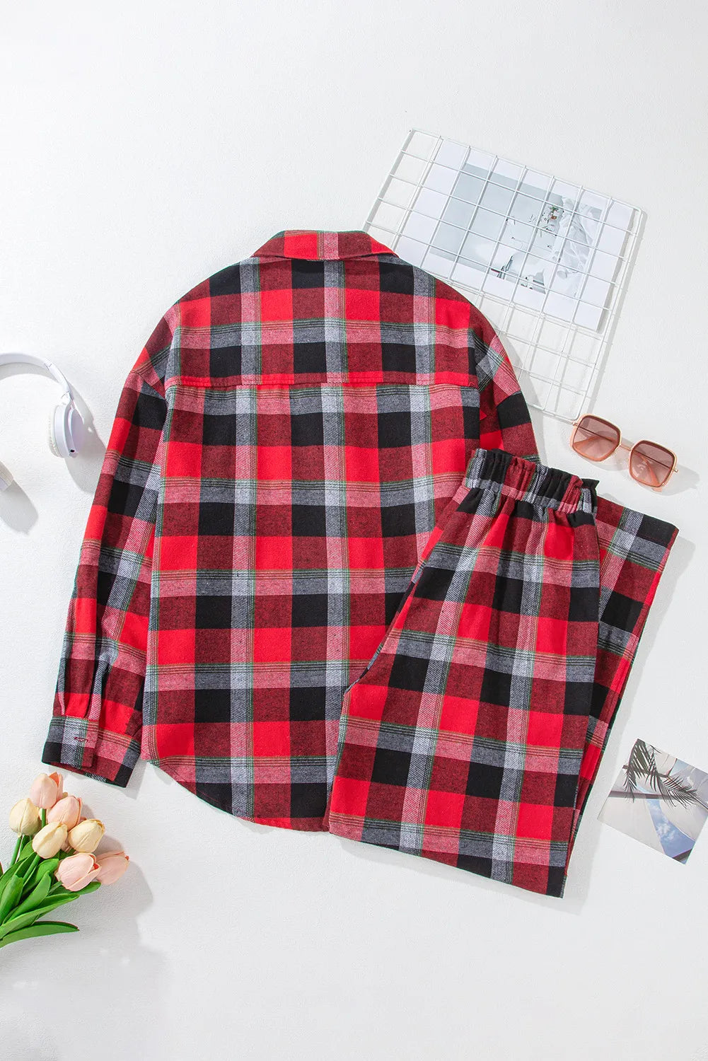 Ensemble de détente haut à manches longues et pantalon à carreaux
