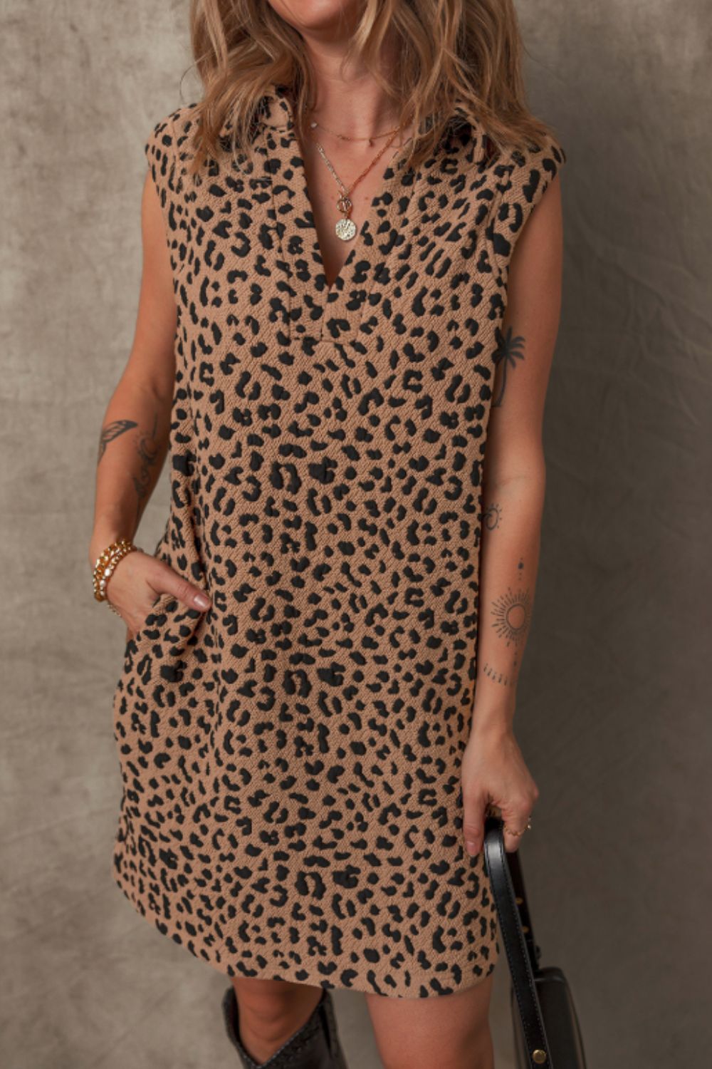 Mini-robe sans manches à col Johnny léopard
