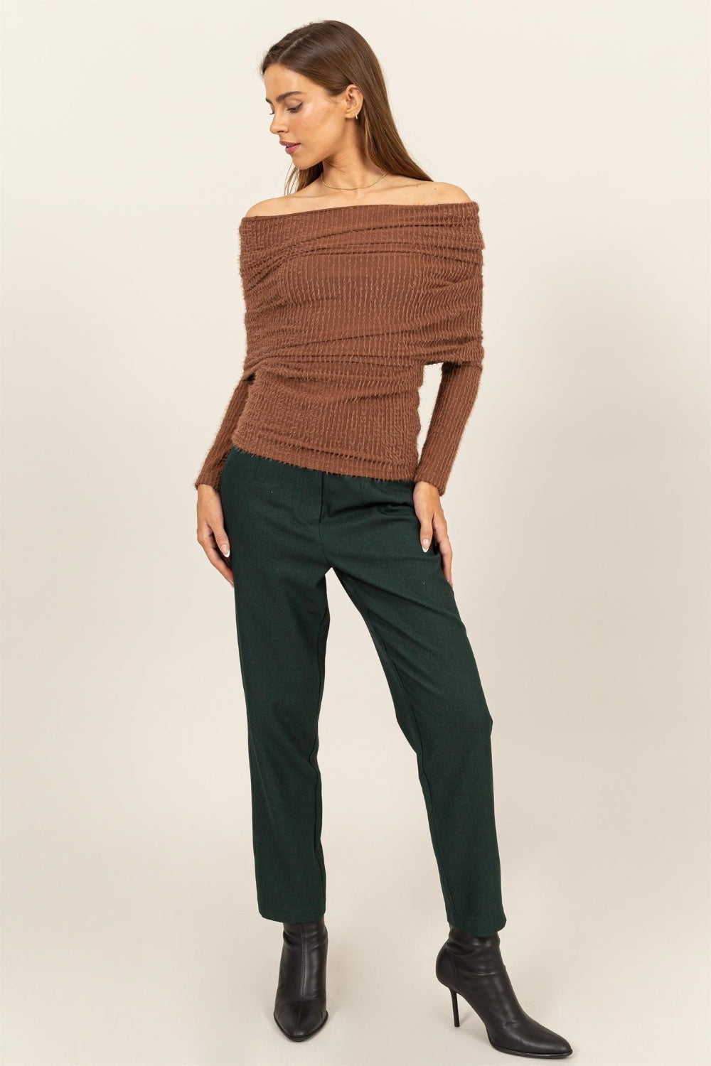 Haut en tricot texturé à épaules dénudées et duveteux HYFVE
