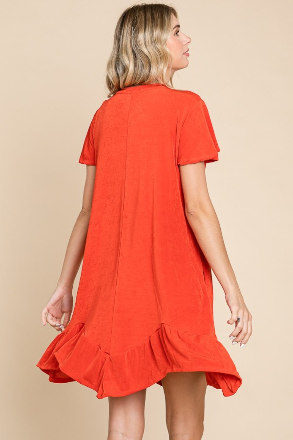 Robe à manches courtes et ourlet asymétrique à volants Culture Code