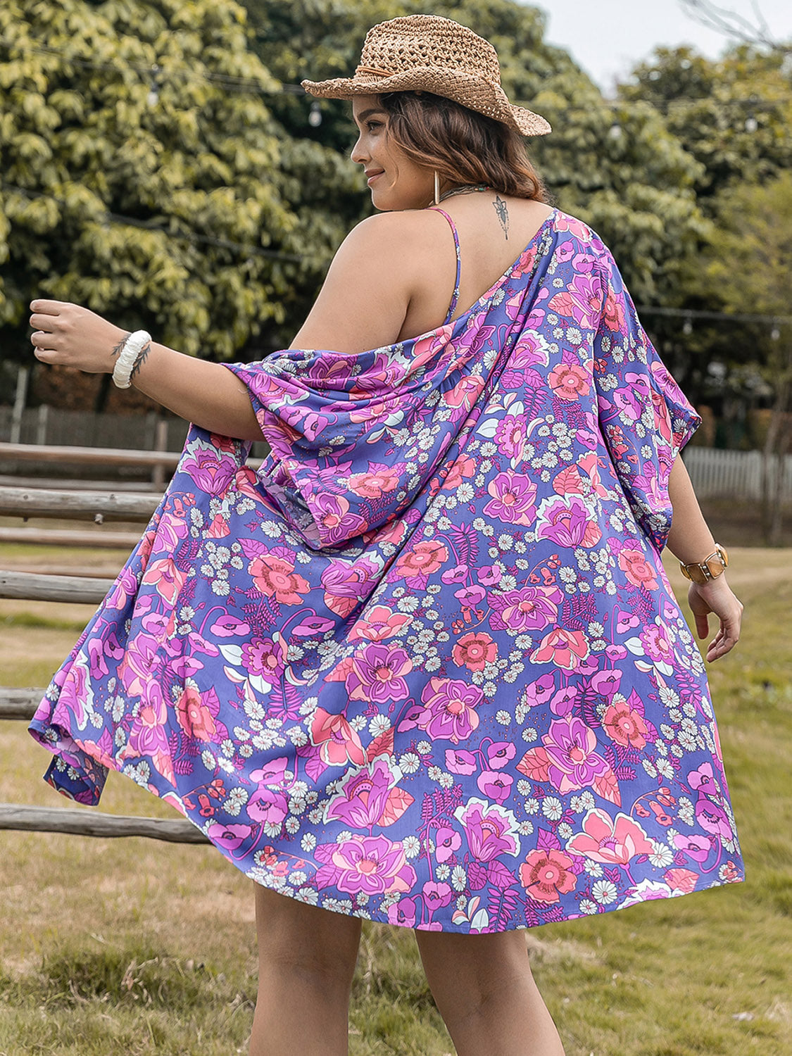 Ensemble débardeur imprimé grande taille, cache-cœur ouvert sur le devant et short