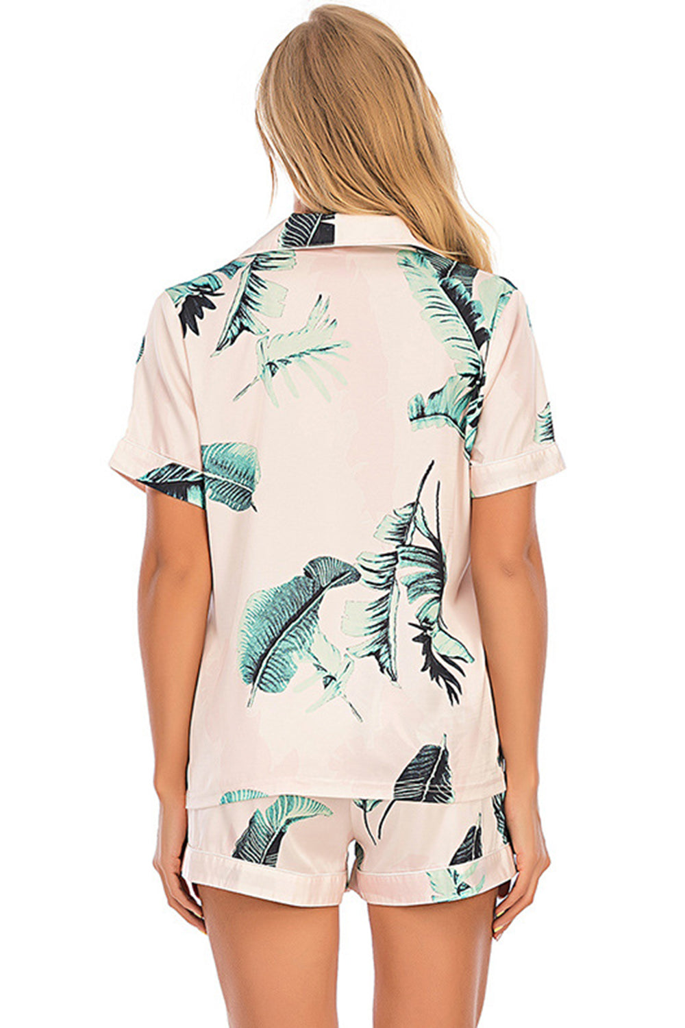 Ensemble de détente imprimé avec haut à manches courtes et short boutonnés