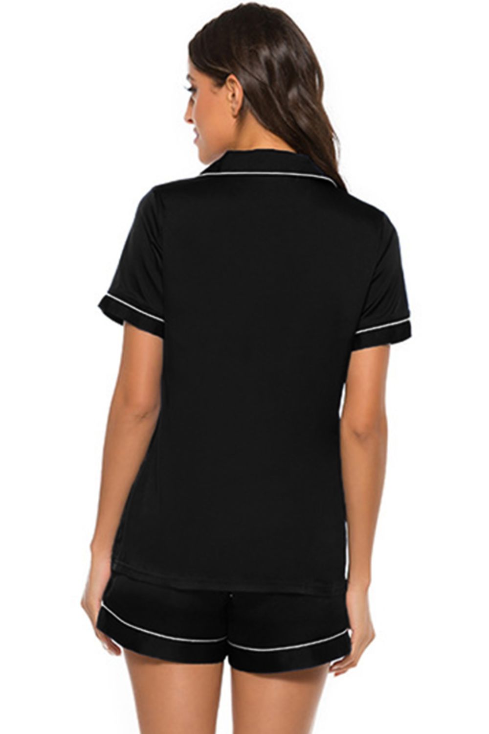 Ensemble de détente imprimé avec haut à manches courtes et short boutonnés
