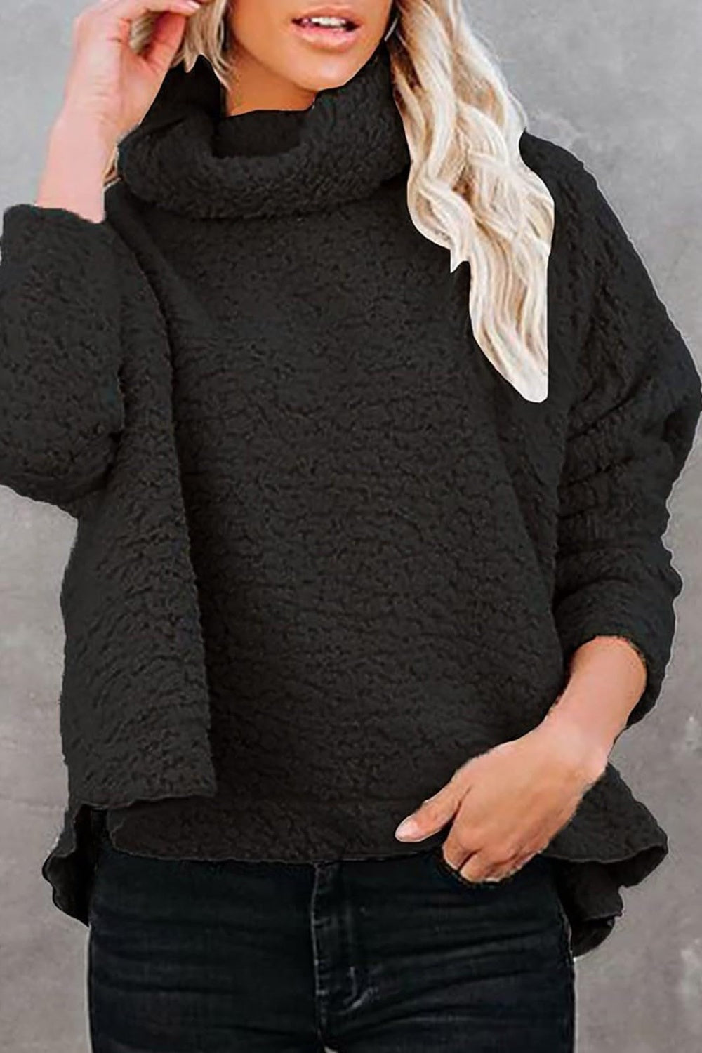 Sweat-shirt à manches longues et col roulé duveteux