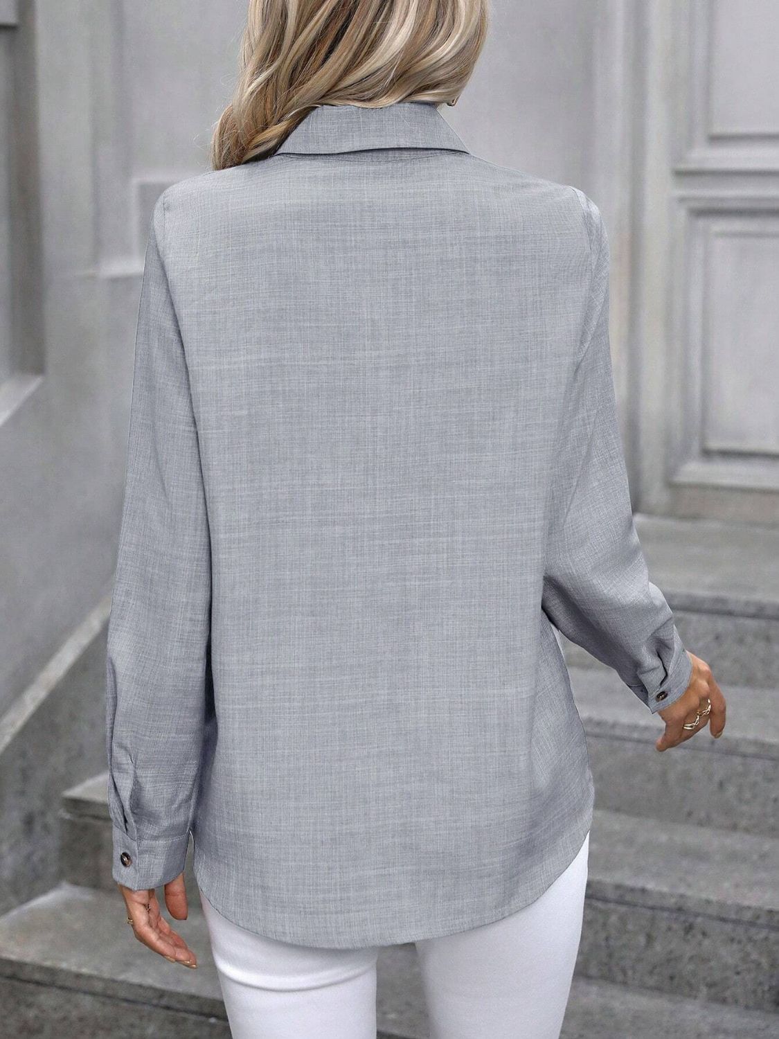 Chemise à manches longues et col boutonné