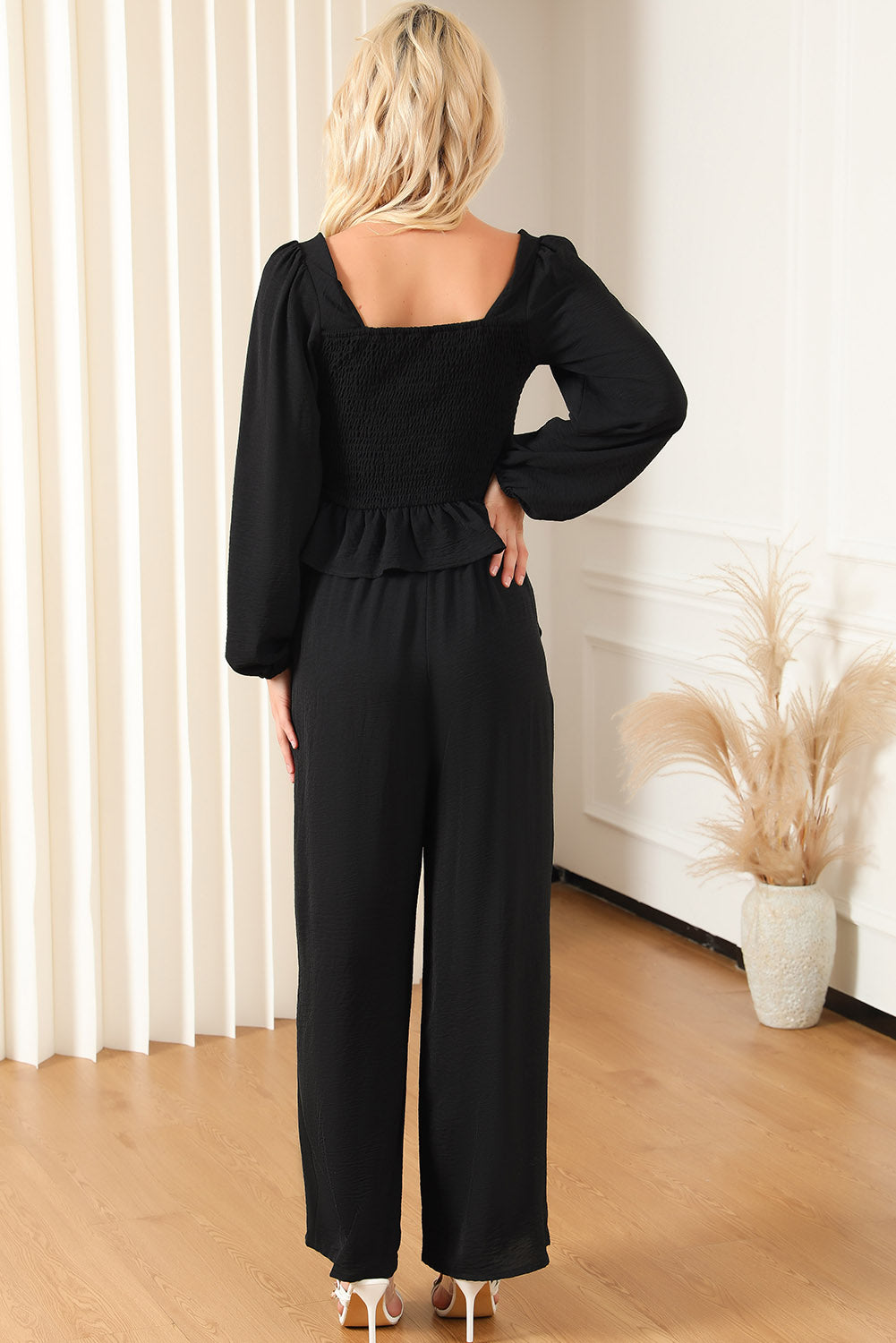 Ensemble haut et pantalon à col carré smocké