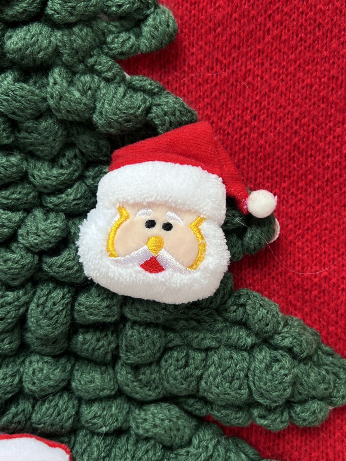 Pull à manches longues et col rond motif sapin de Noël