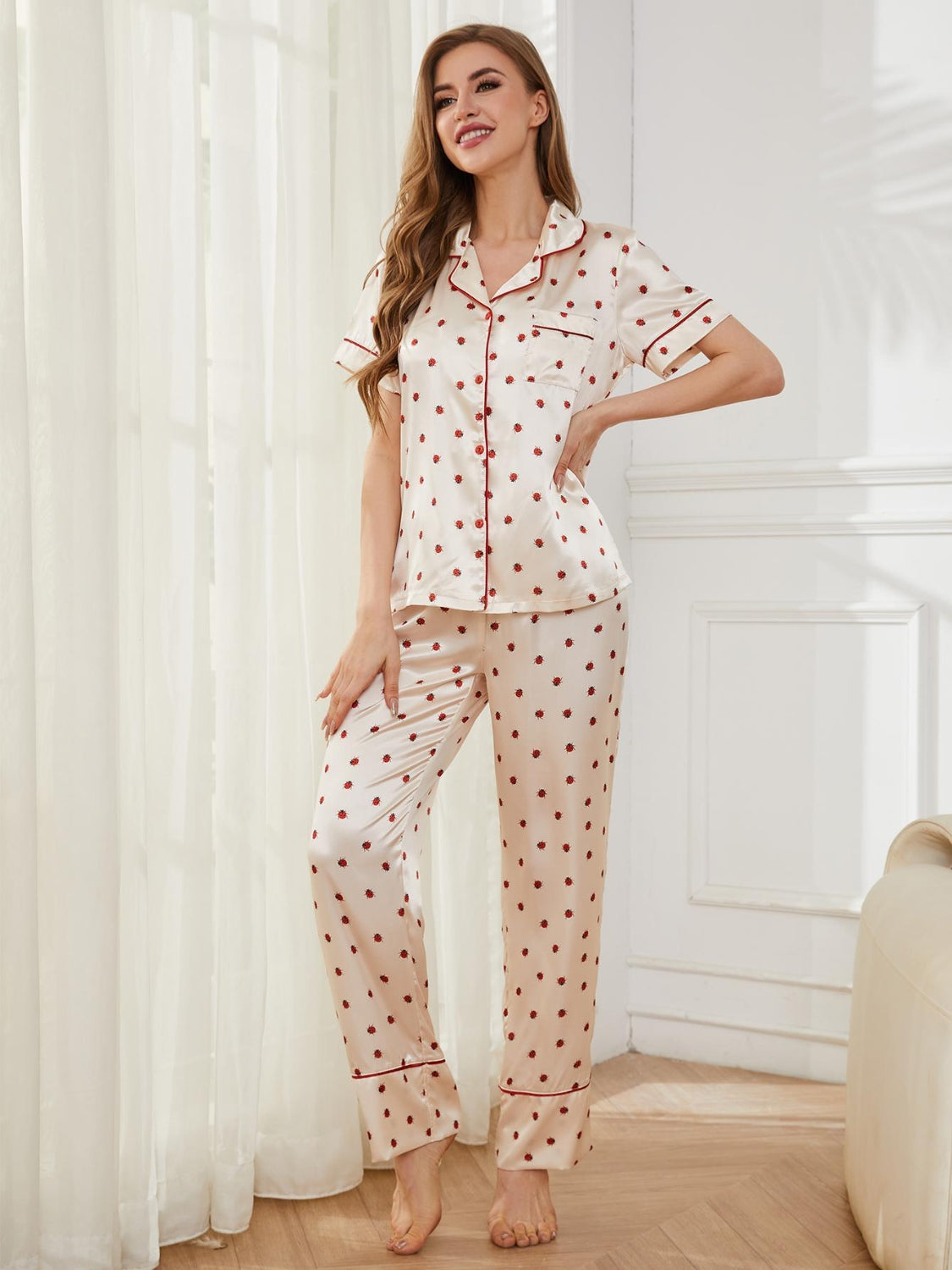 Ensemble de détente haut et pantalon à poches et passepoils contrastés