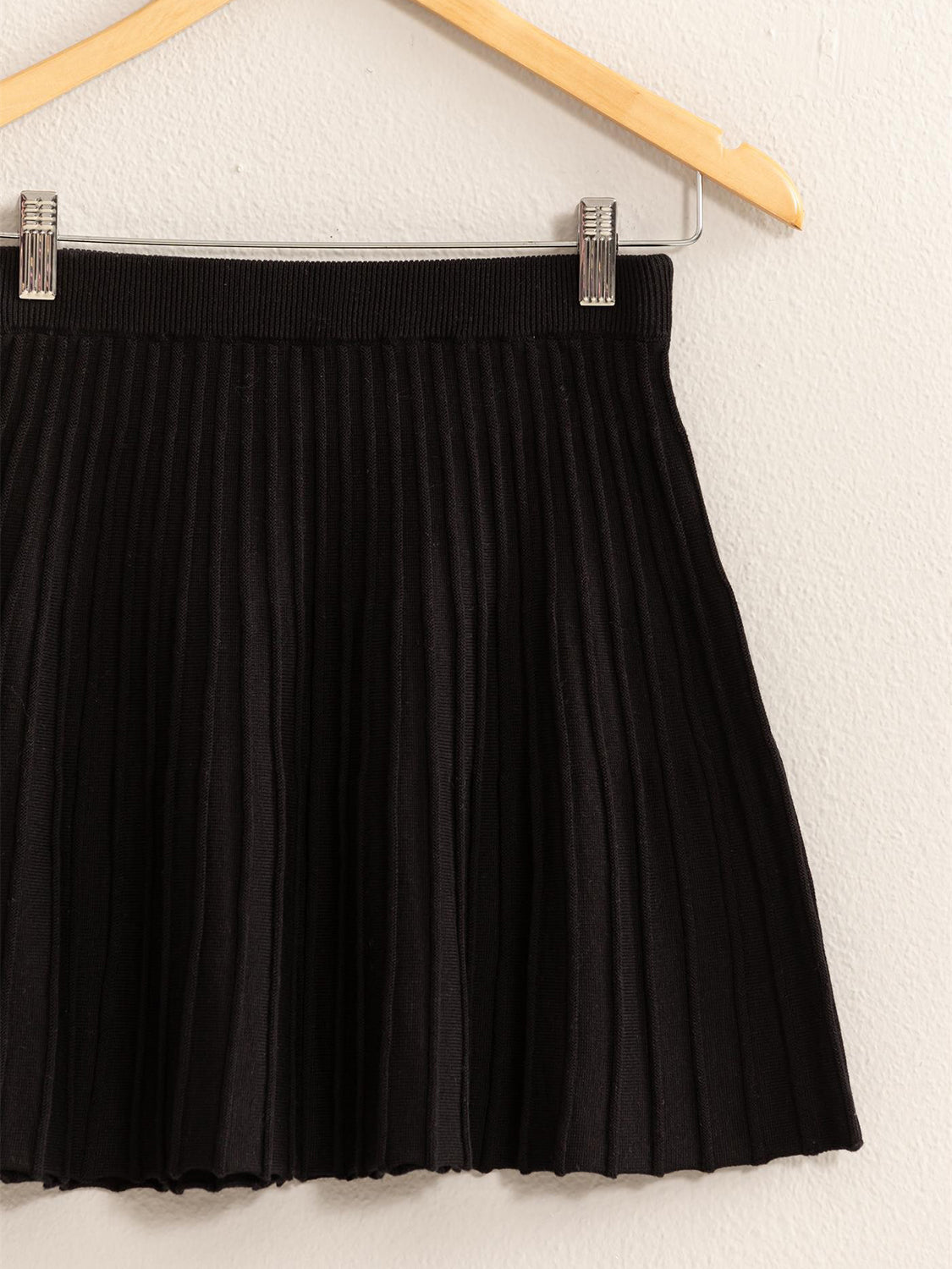 Mini-jupe évasée plissée en tricot taille haute HYFVE