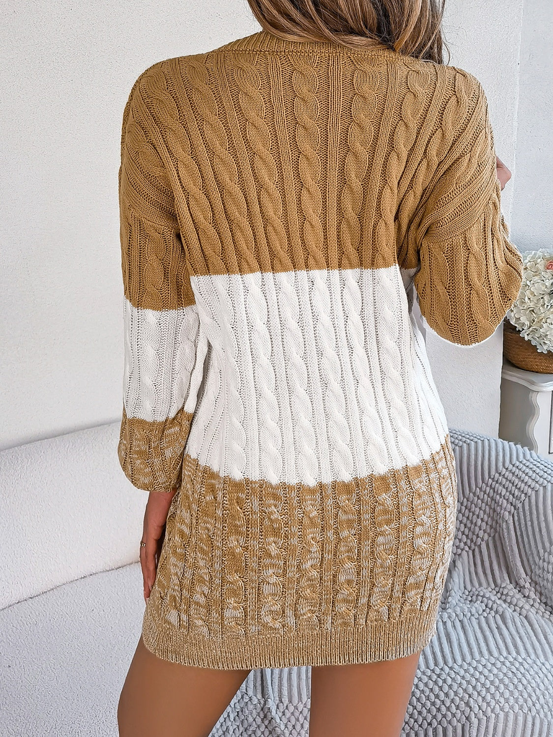 Robe pull à col rond en maille torsadée et blocs de couleurs