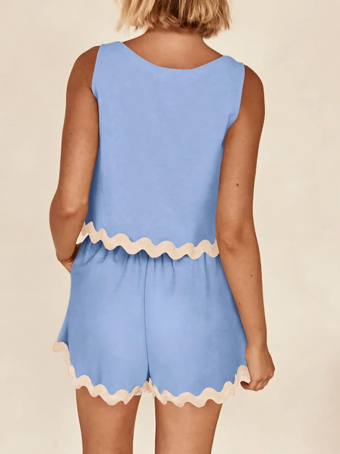 Ensemble haut sans manches et short à bordure contrastée