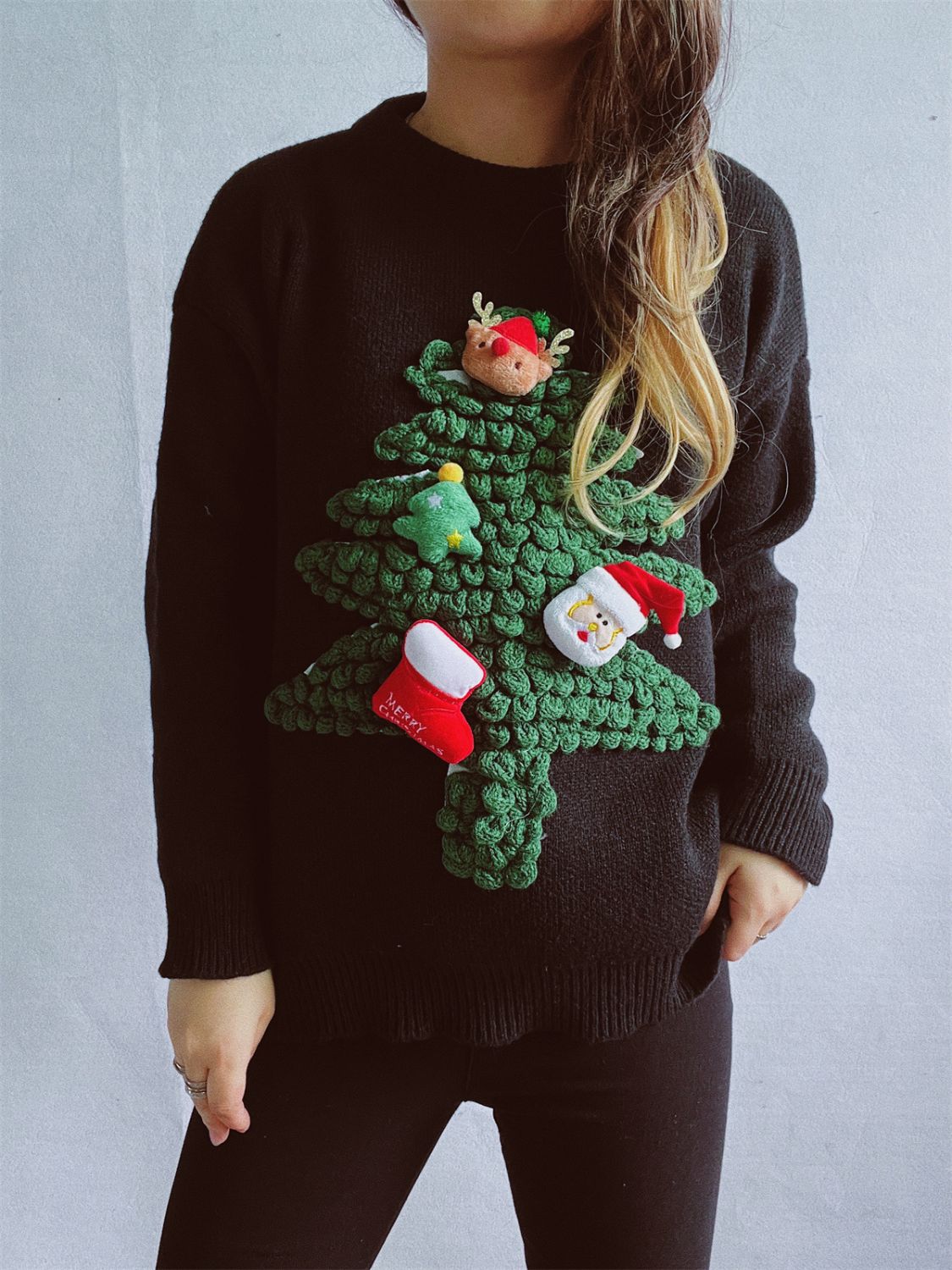 Pull à manches longues et col rond motif sapin de Noël