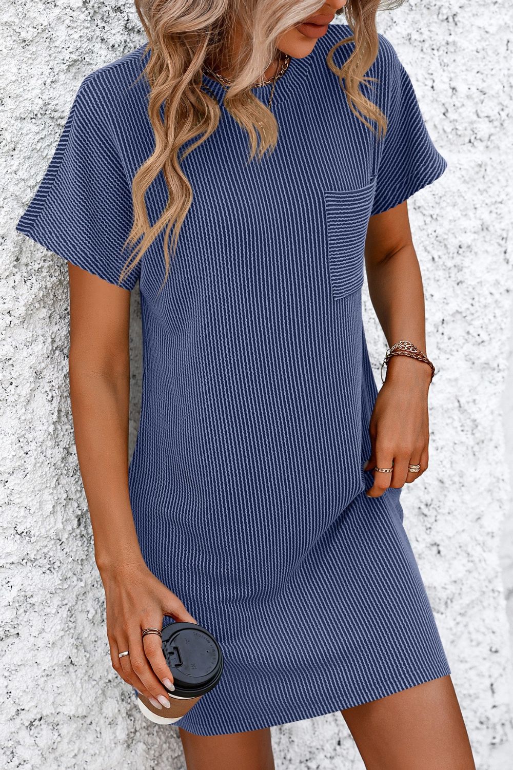 Robe mini-t-shirt à manches courtes et rayures côtelées