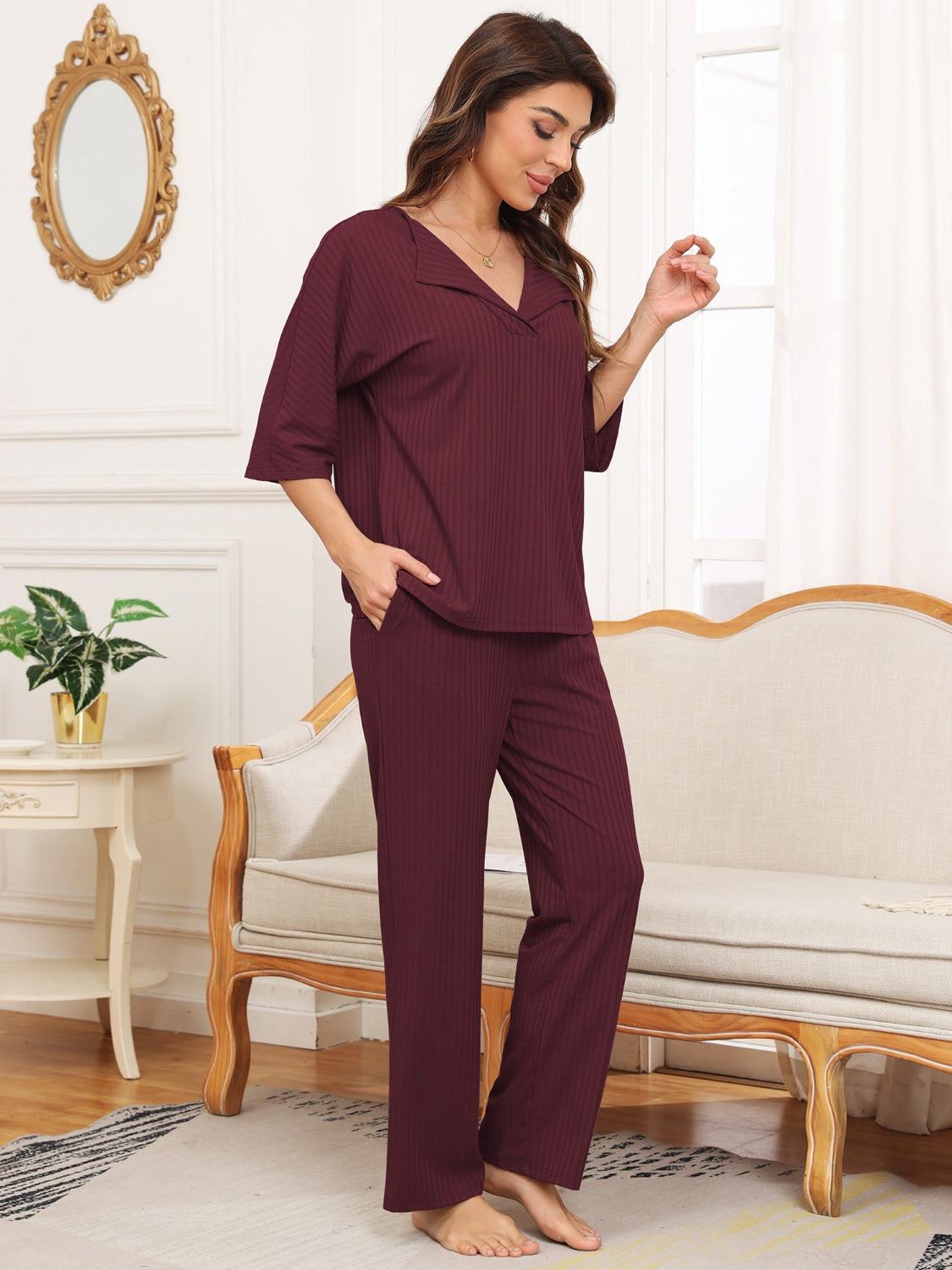 Ensemble haut à manches courtes côtelé et pantalon à poches