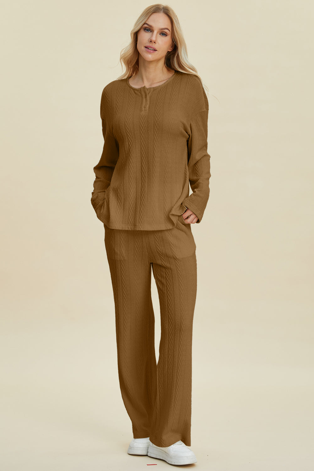 Ensemble haut à manches longues et pantalon en tricot torsadé Double Take Full Size