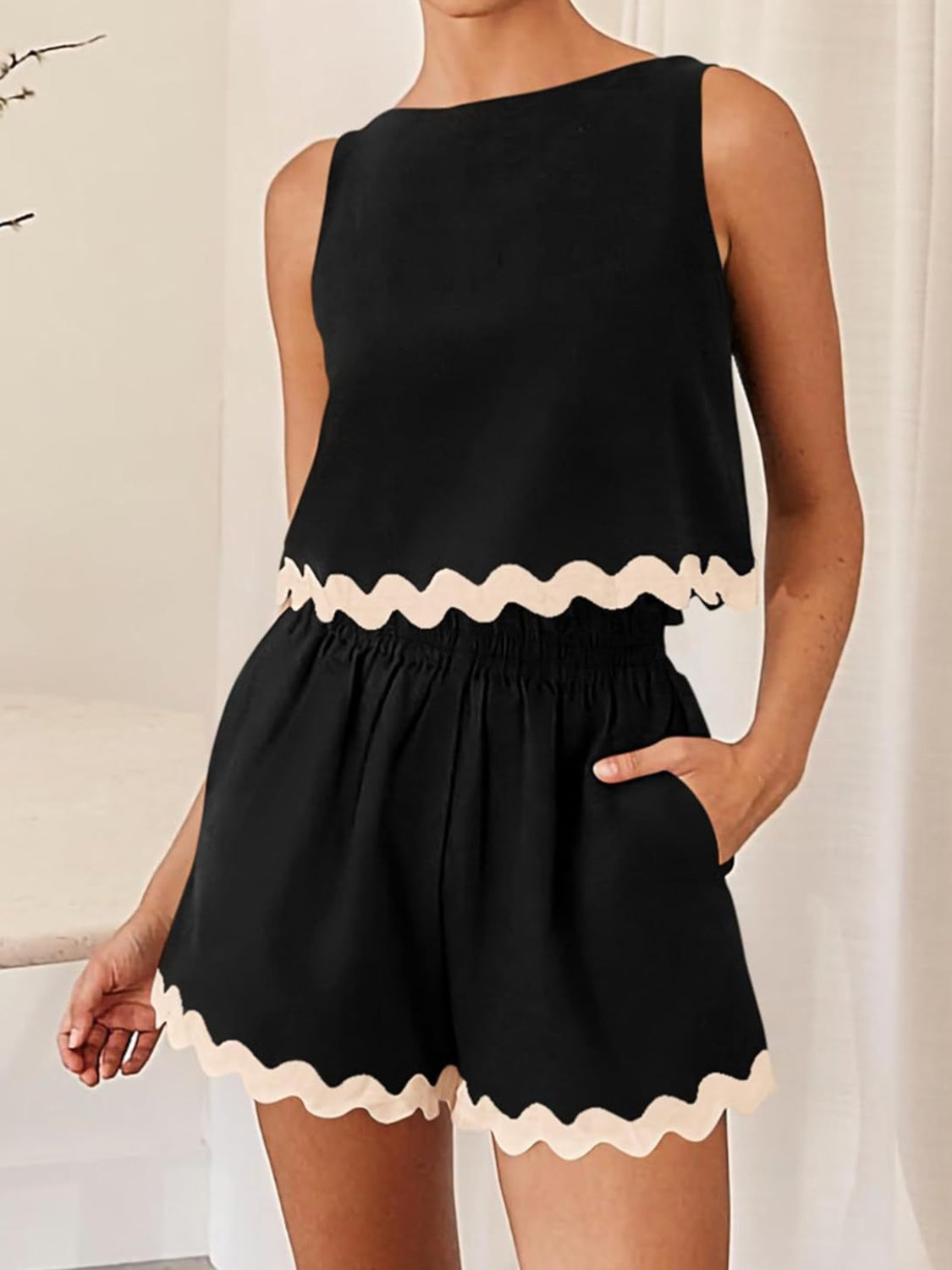 Ensemble haut sans manches et short à bordure contrastée