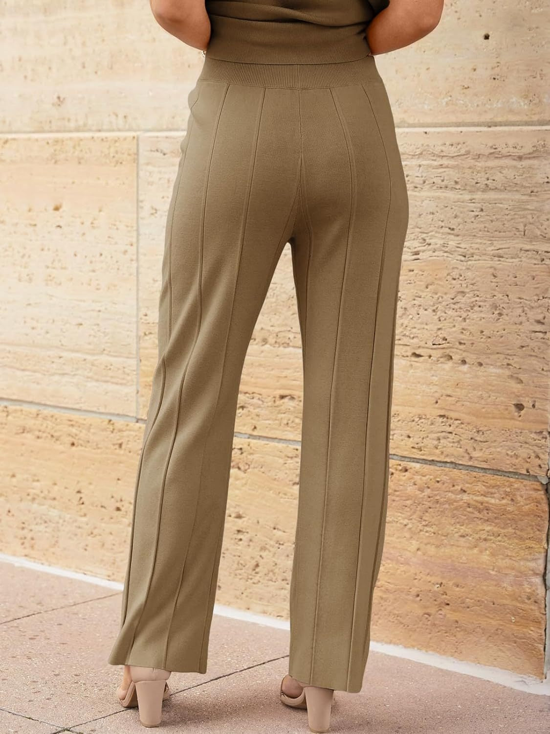 Ensemble en tricot haut à manches courtes et pantalon à col rond