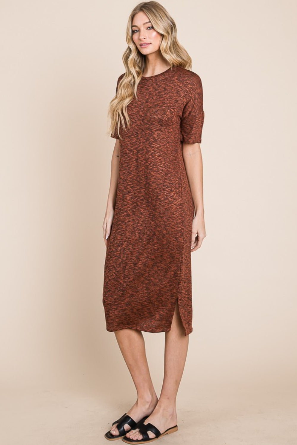 Robe mi-longue à col rond et fente latérale BOMBOM